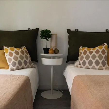 Center Nearby The +3bed +2bath +wifi 아파트